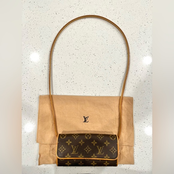 ❤️SOLD❤️ Auth LOUIS VUITTON Vintage Pochette Twin PM Monogram Bag - Picture 16 of 17